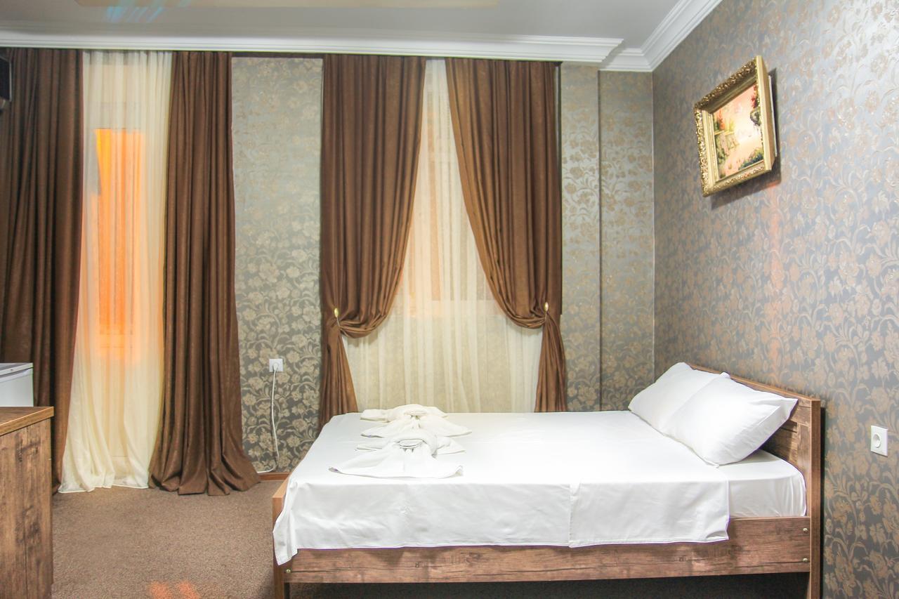 New Palace Shardeni Tbilisi Exterior photo